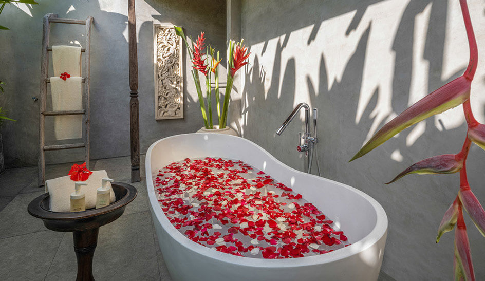 Villa Mandalay Dua - Flower bath